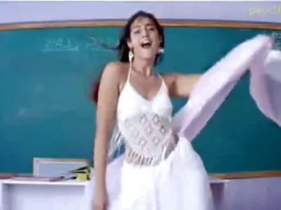 مشکل doggystyle اتارنا fucking سنہرے بالوں والی کے بعد گلے میں گڑبڑ ہو جاتا ہے