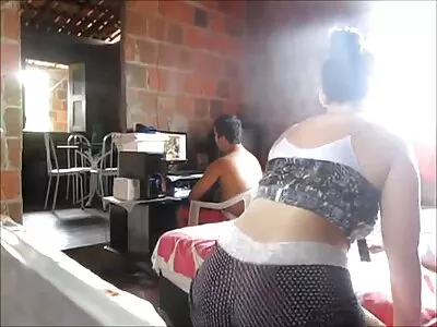 خوبصورت خاتون عظیم blowjob اور assfucking کے ساتھ آدمی کی تفریح