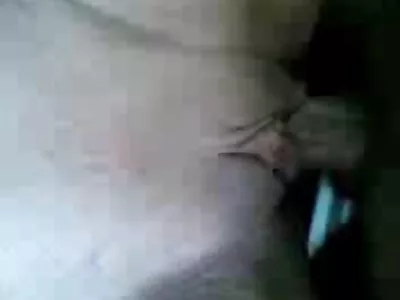 چھوٹی چھاتی کے ساتھ ونسم لڑکی