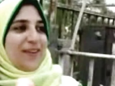 سنواری بلی کے ساتھ بیبی کرسٹن اسکاٹ نے دوست کا اعتراف کیا۔