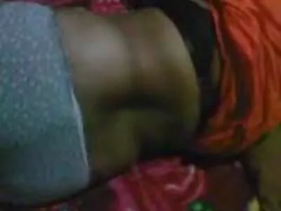 خوشگوار جاپانی لڑکی کیمرے پر مشت زنی سے نہیں ڈرتی