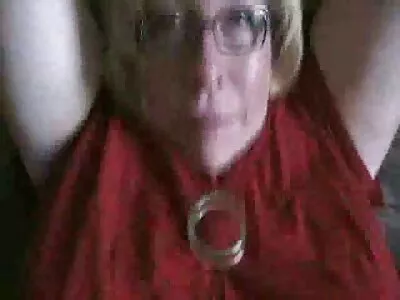 پتلی MILF اور اس کی گرل فرینڈ نے ابھی حال ہی میں اس سفید سٹڈ سے ملاقات کی۔