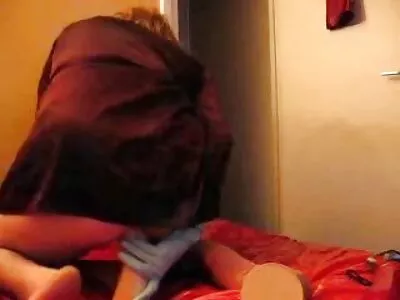 سیاہ بیل ایک شاندار سنہرے بالوں والی فحش ملکہ fucks