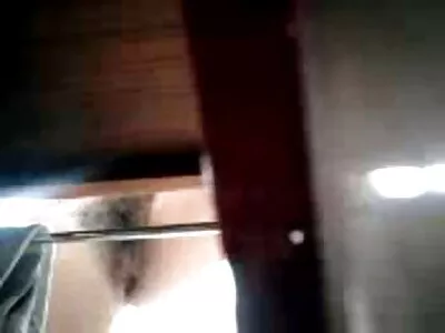 گوفنگ آفس میں دو دفتری کارکنوں کے ہم جنس پرست جنسی تعلقات کا باعث بنتی ہے۔
