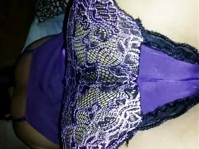 چھوٹی چوچیان کے ساتھ چھوٹے سنہرے بالوں والی گھس گئی اور چہرے پر