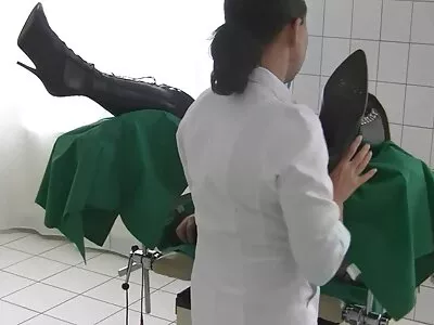 سنہرے بالوں والی لڑکی اور اس کا ساتھی مقعد کی چودائی کے بارے میں ہیں۔